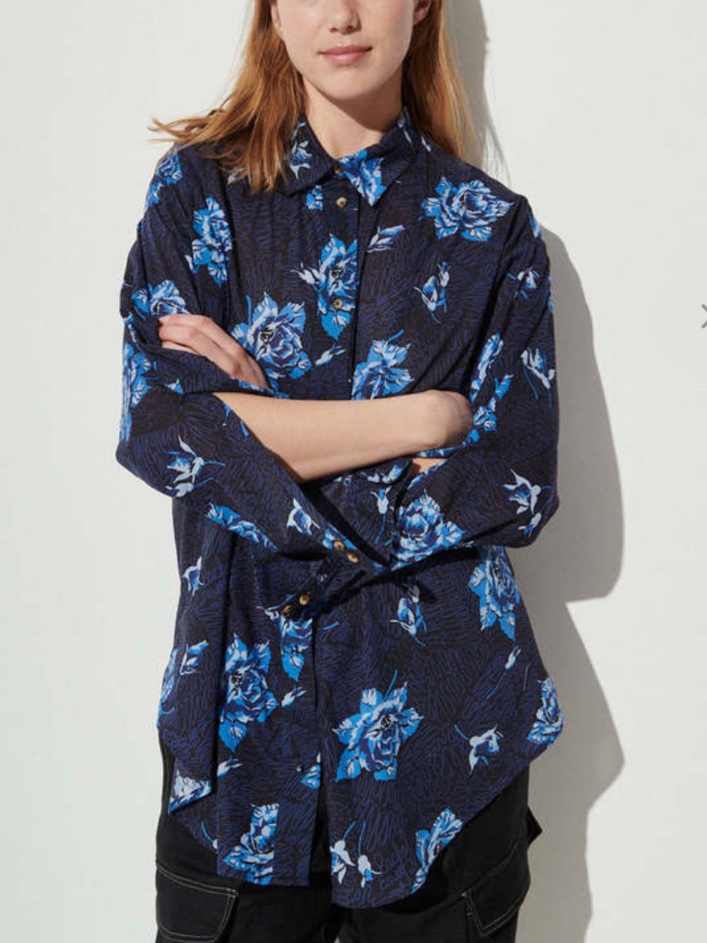 Rachel Comey Isa Button-Down Shirt in Navy Squiggle Rose - Picture 4 of 10